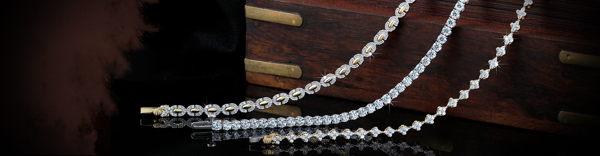 bracelets-banner-desk